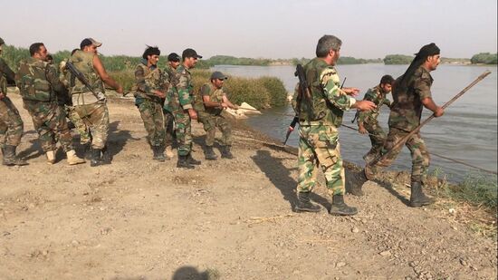 Syrian Army crosses Euphrates River east of Deir ez-Zor