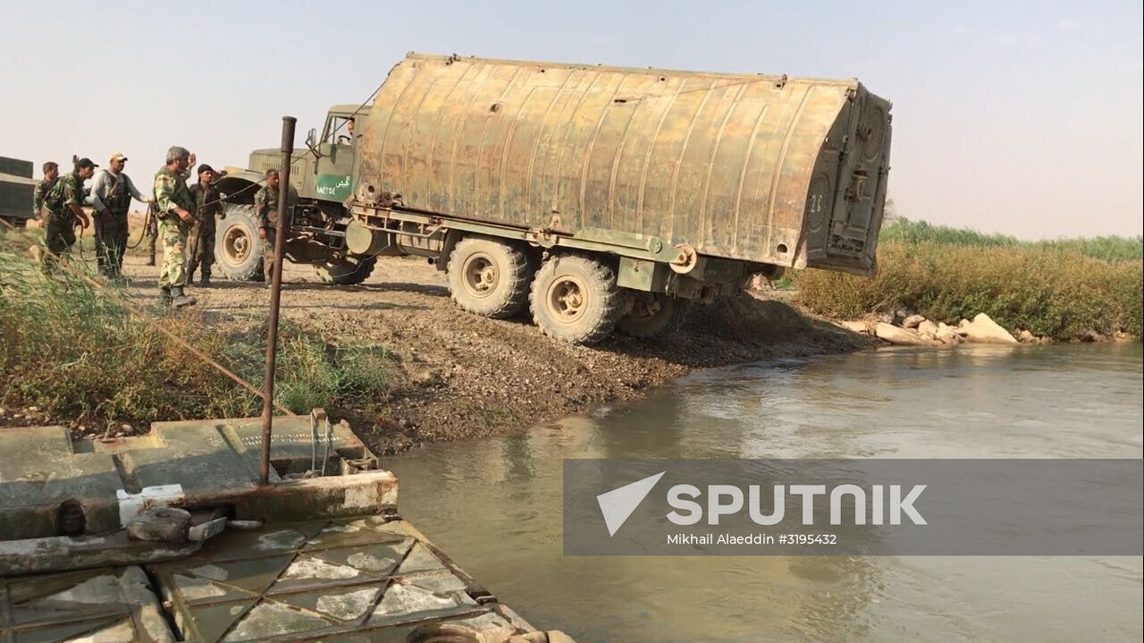 Syrian Army crosses Euphrates River east of Deir ez-Zor