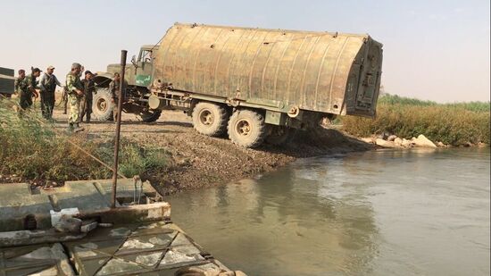 Syrian Army crosses Euphrates River east of Deir ez-Zor