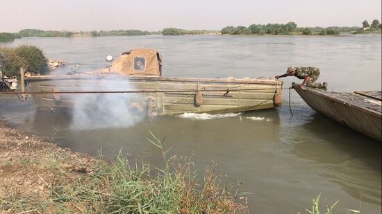 Syrian Army crosses Euphrates River east of Deir ez-Zor