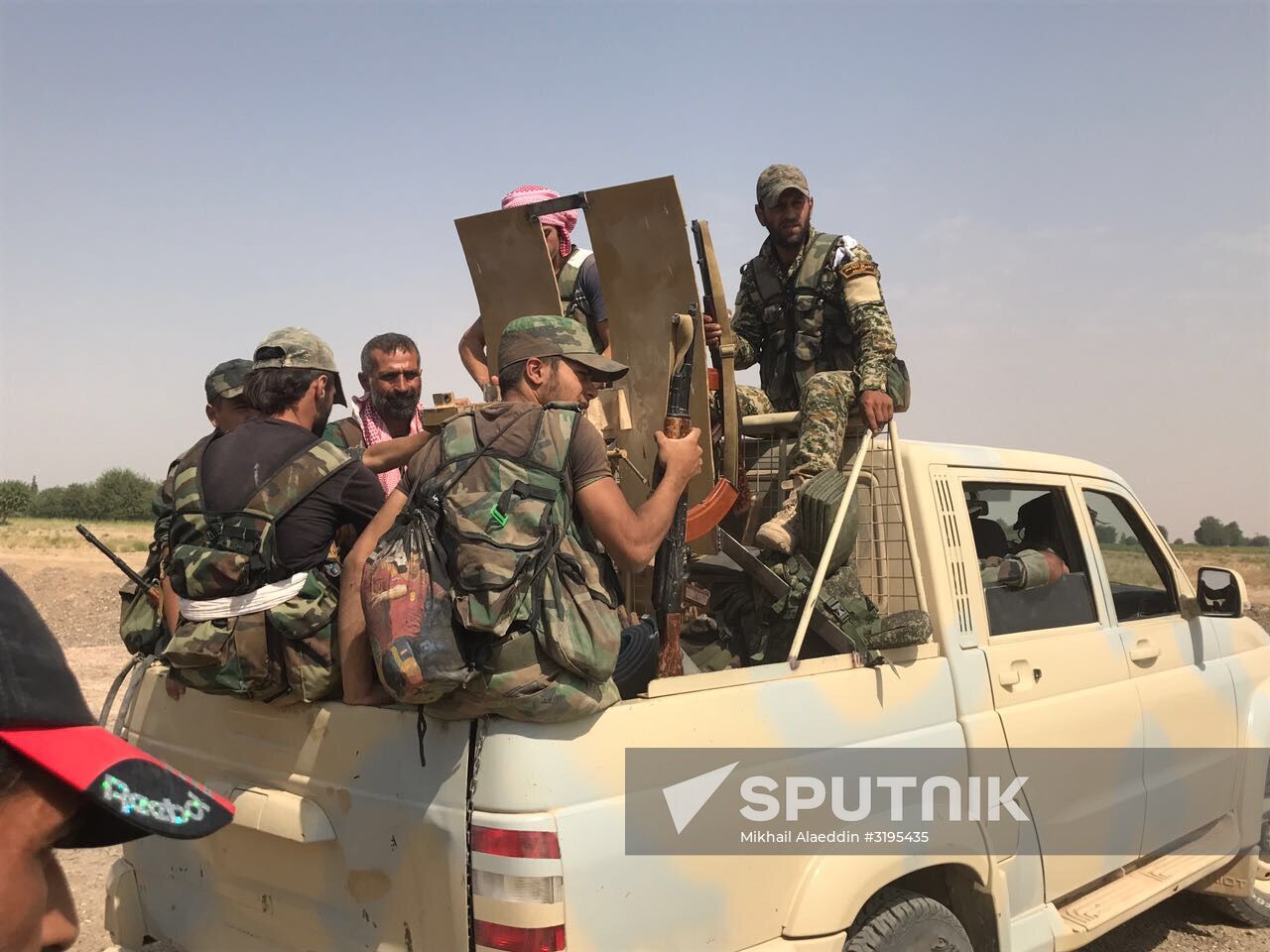 Syrian Army crosses Euphrates River east of Deir ez-Zor