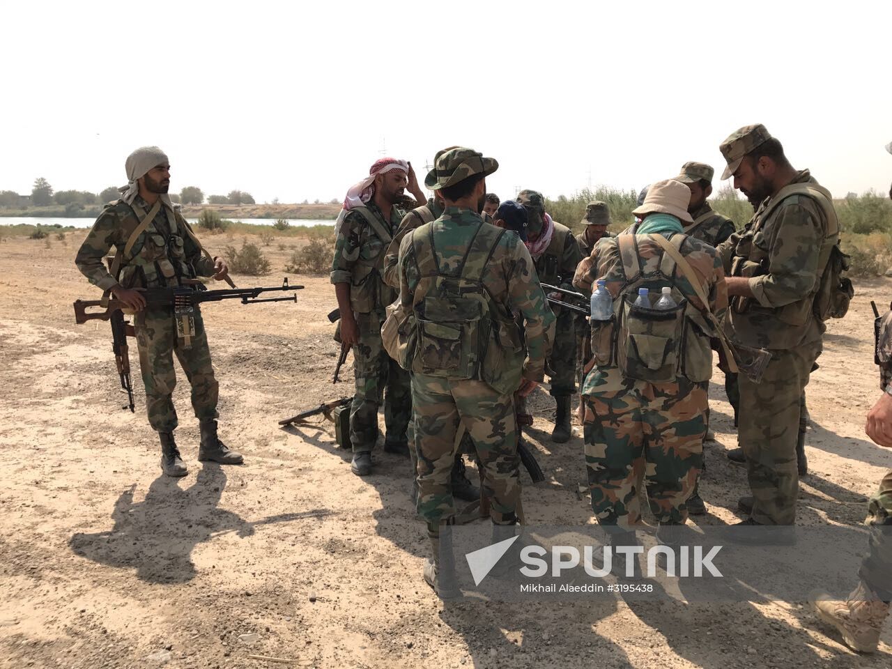 Syrian Army crosses Euphrates River east of Deir ez-Zor