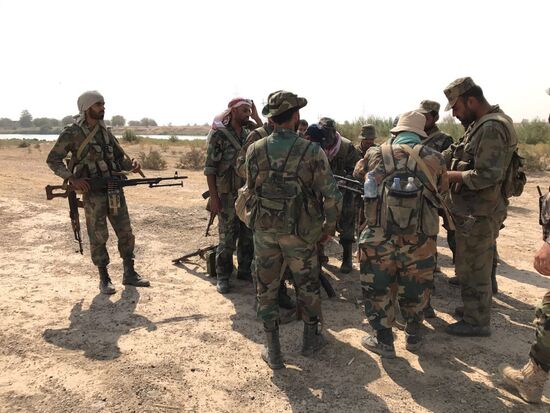 Syrian Army crosses Euphrates River east of Deir ez-Zor