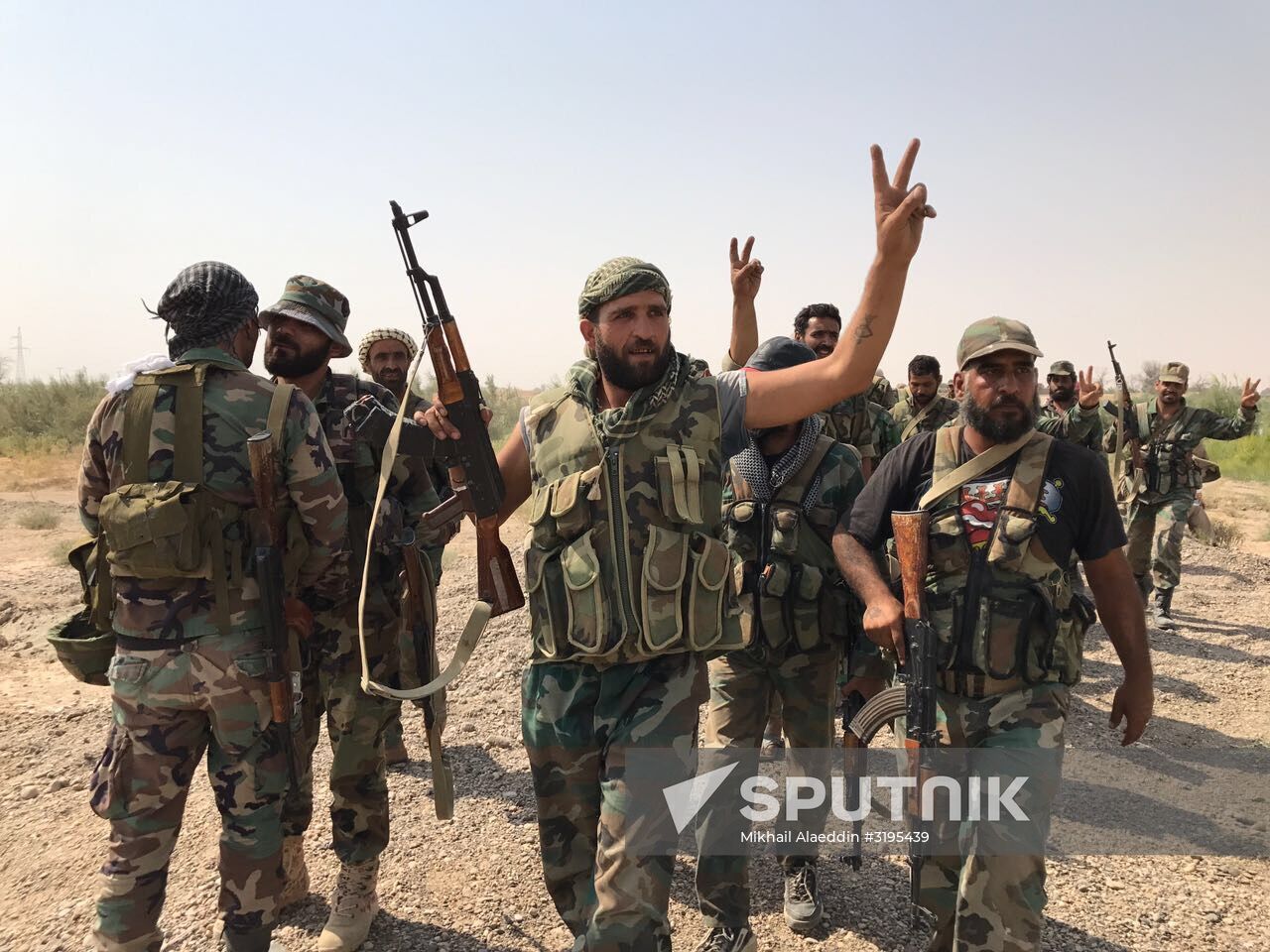 Syrian Army crosses Euphrates River east of Deir ez-Zor