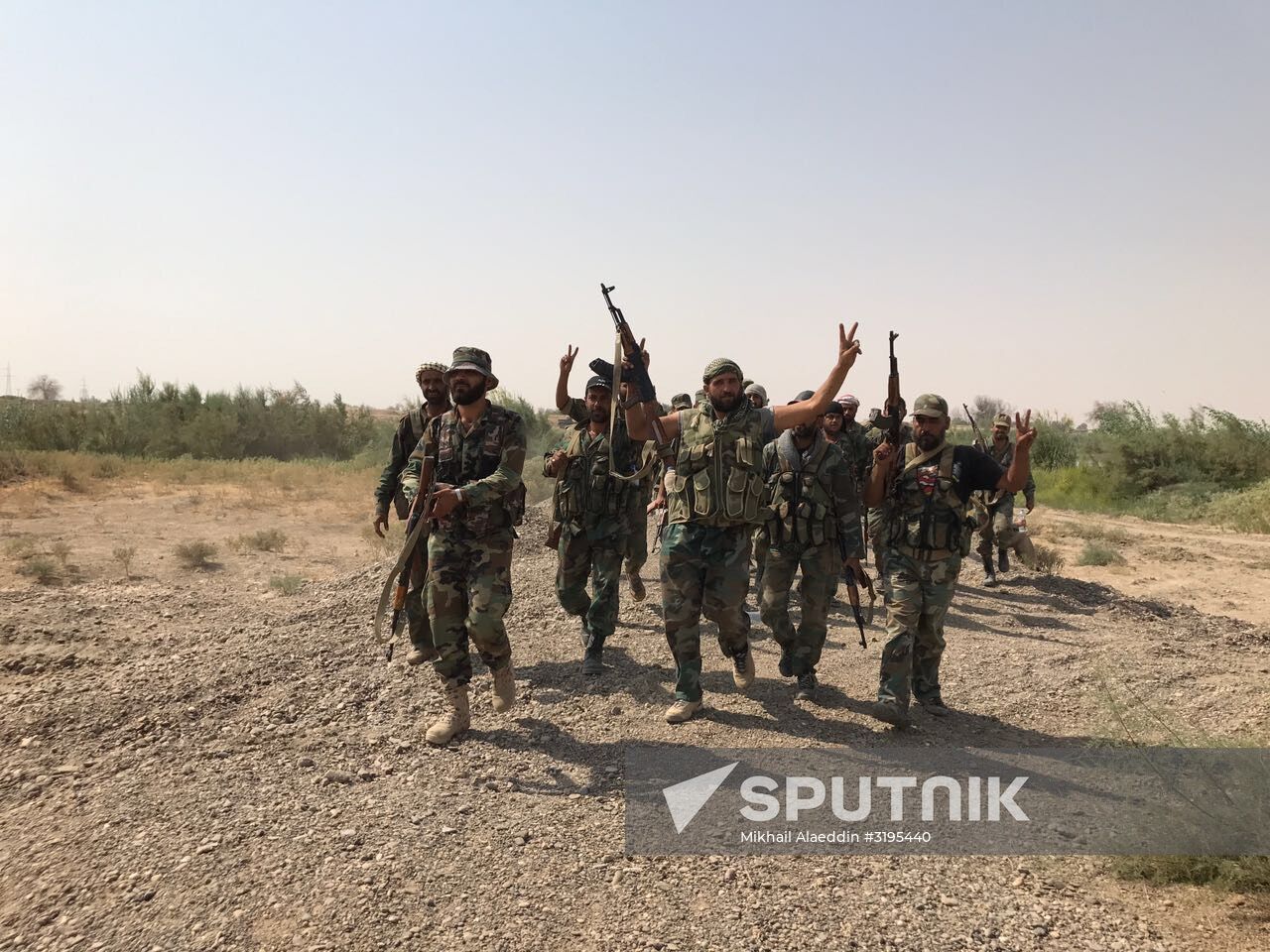 Syrian Army crosses Euphrates River east of Deir ez-Zor