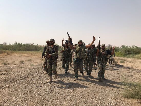 Syrian Army crosses Euphrates River east of Deir ez-Zor