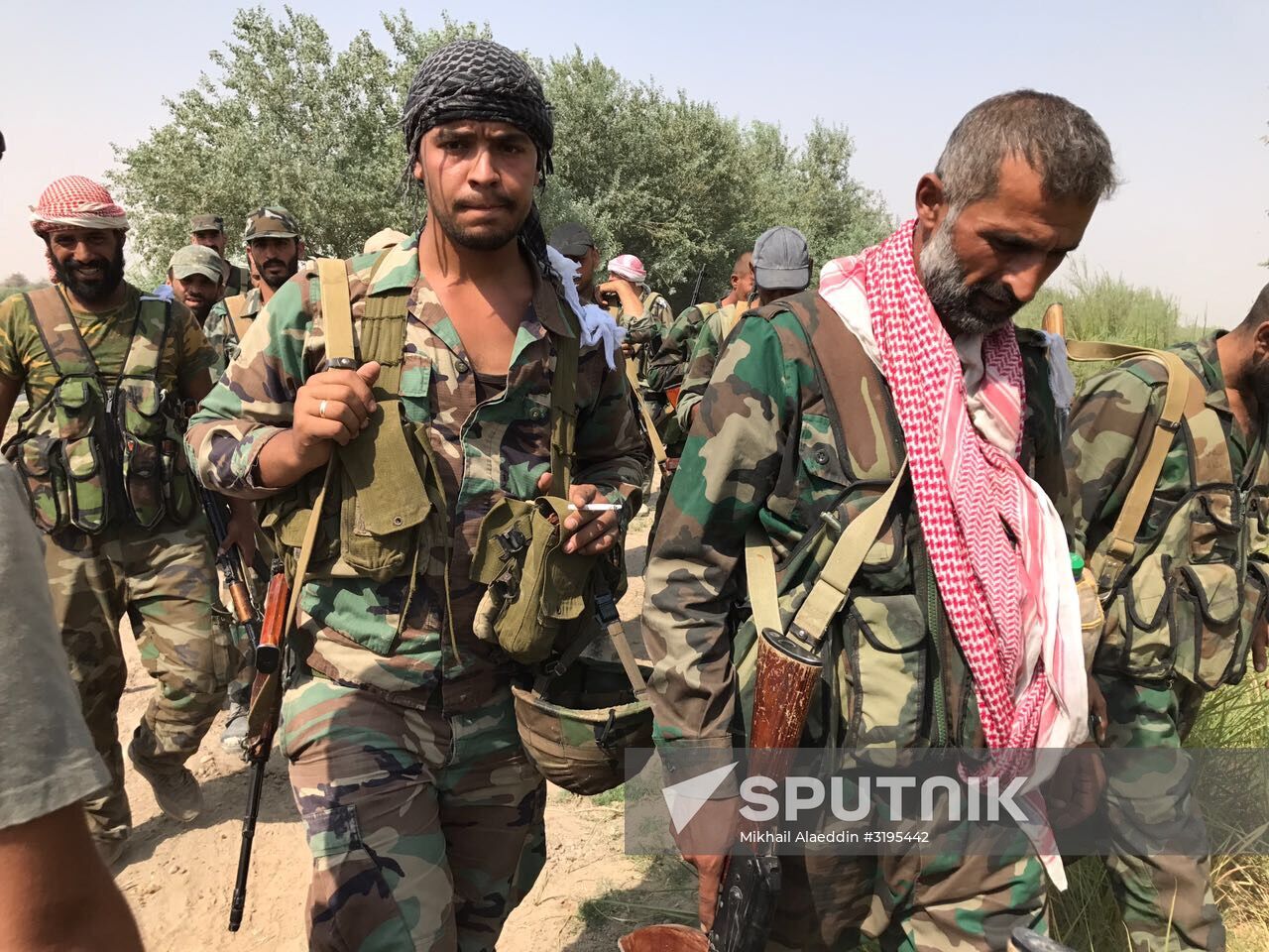 Syrian Army crosses Euphrates River east of Deir ez-Zor