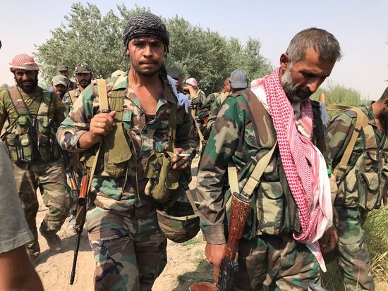 Syrian Army crosses Euphrates River east of Deir ez-Zor