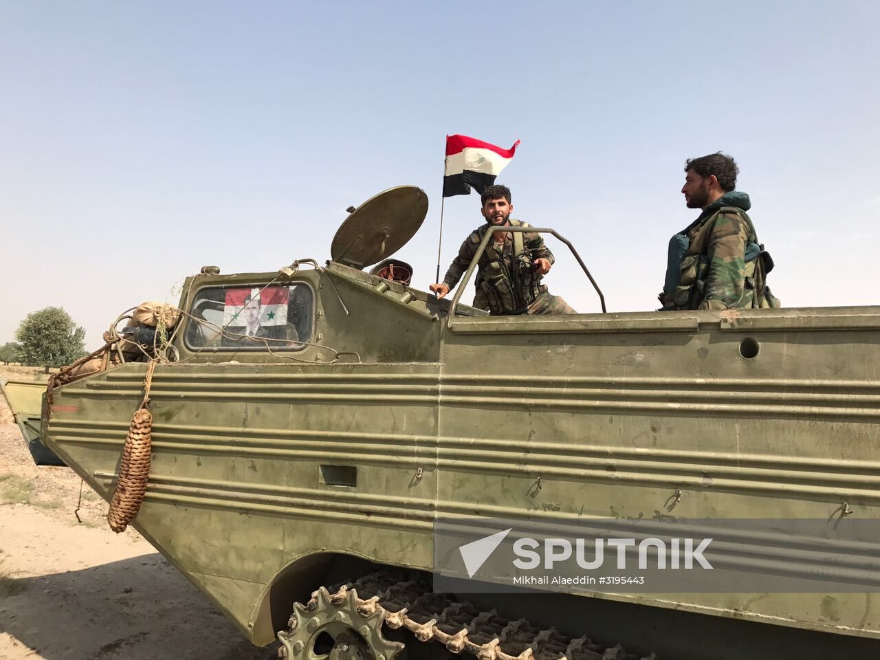 Syrian Army crosses Euphrates River east of Deir ez-Zor