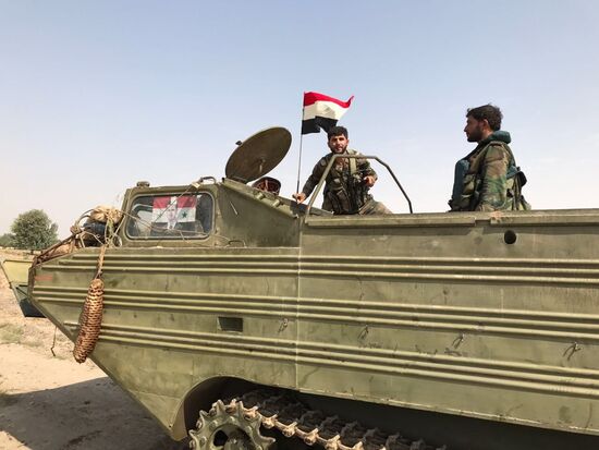 Syrian Army crosses Euphrates River east of Deir ez-Zor