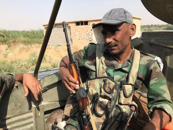 Syrian Army crosses Euphrates River east of Deir ez-Zor