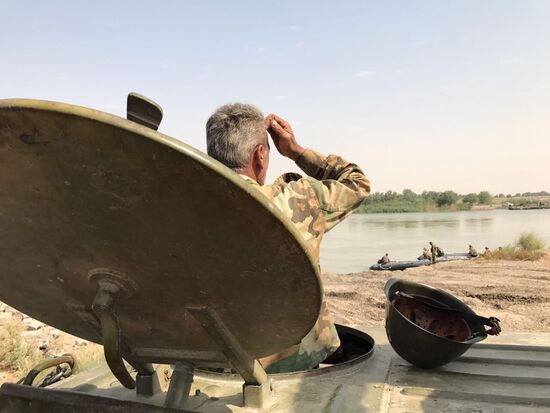 Syrian Army crosses Euphrates River east of Deir ez-Zor