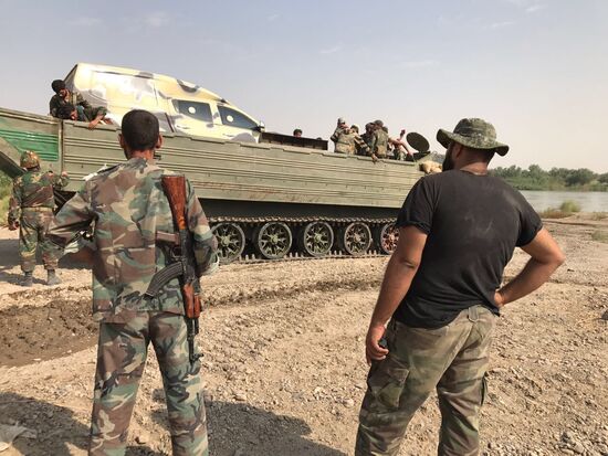 Syrian Army crosses Euphrates River east of Deir ez-Zor