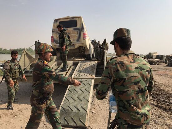 Syrian Army crosses Euphrates River east of Deir ez-Zor