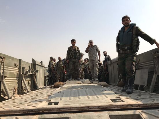 Syrian Army crosses Euphrates River east of Deir ez-Zor