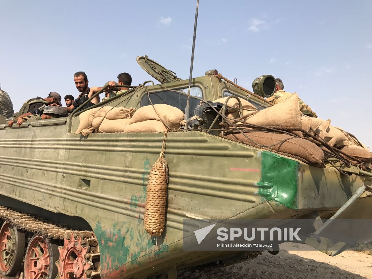 Syrian Army crosses Euphrates River east of Deir ez-Zor