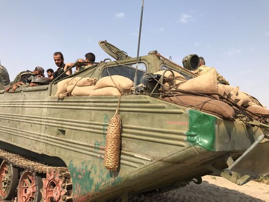 Syrian Army crosses Euphrates River east of Deir ez-Zor