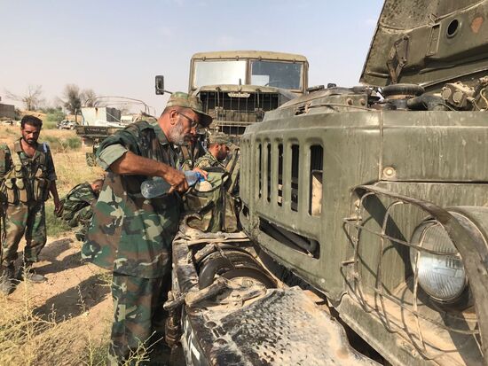 Syrian Army crosses Euphrates River east of Deir ez-Zor