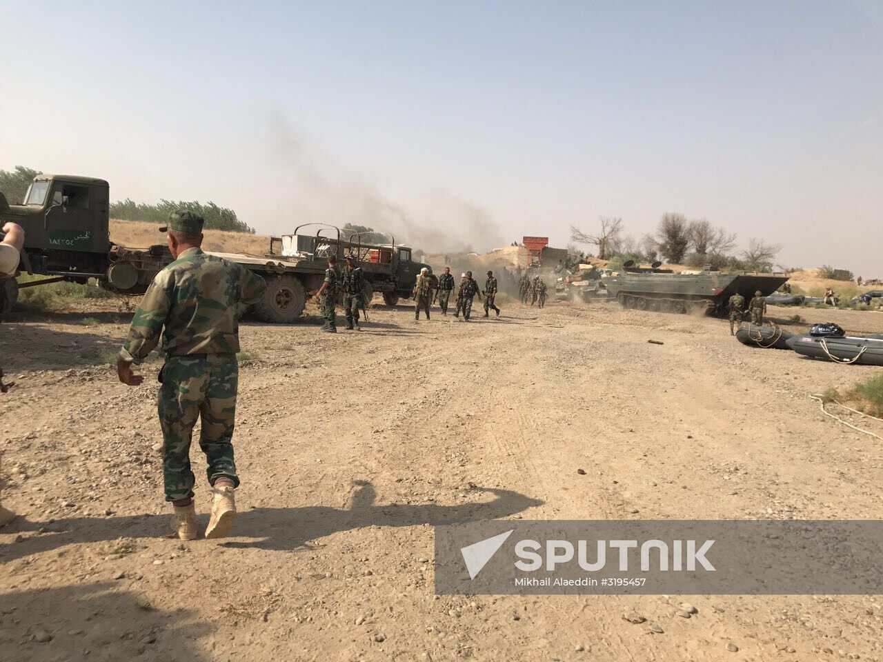Syrian Army crosses Euphrates River east of Deir ez-Zor