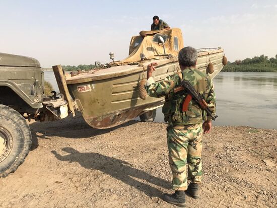 Syrian Army crosses Euphrates River east of Deir ez-Zor