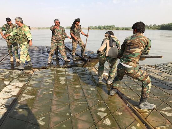 Syrian Army crosses Euphrates River east of Deir ez-Zor