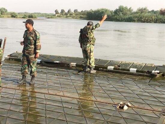 Syrian Army crosses Euphrates River east of Deir ez-Zor