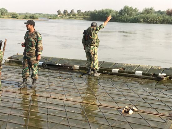 Syrian Army crosses Euphrates River east of Deir ez-Zor