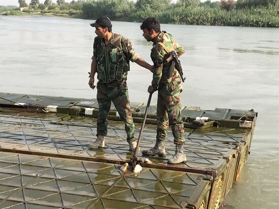 Syrian Army crosses Euphrates River east of Deir ez-Zor