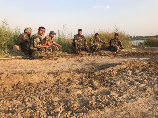 Syrian Army crosses Euphrates River east of Deir ez-Zor