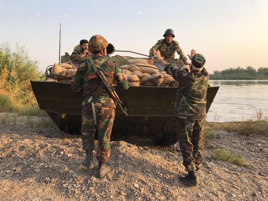 Syrian Army crosses Euphrates River east of Deir ez-Zor