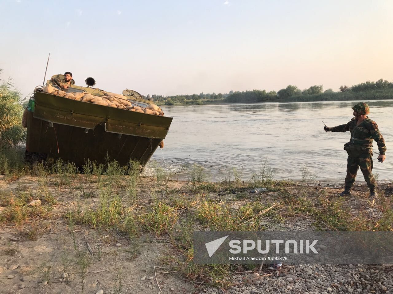Syrian Army crosses Euphrates River east of Deir ez-Zor