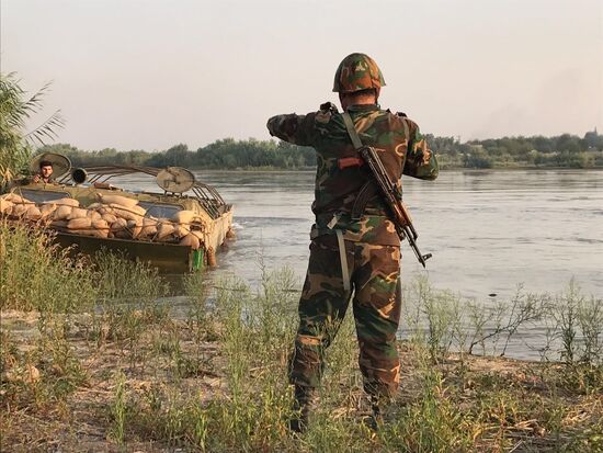 Syrian Army crosses Euphrates River east of Deir ez-Zor