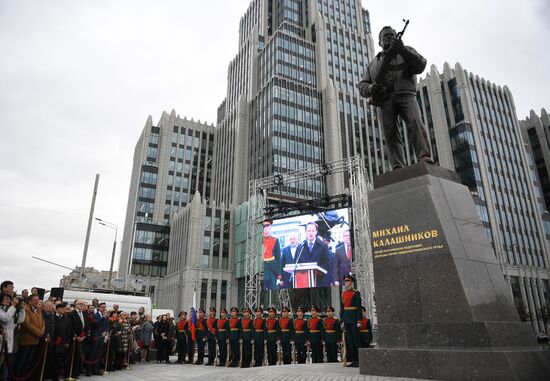 Unveiling a monument to Mikhail Kalashnikov in Moscow