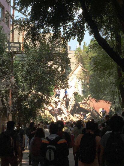 Powerful earthquake hits southern Mexico