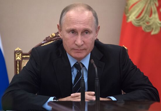 President Vladimir Putins meets with newly elected heads of regions