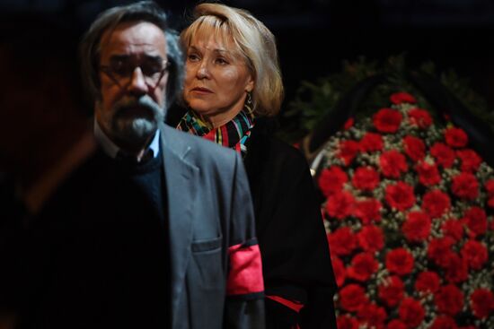 Paying last respects to opera singer Zurab Sotkilava