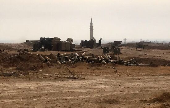 Syrian army and people's militia during offensive operation near al-Jafra in Deir-ez-Zor