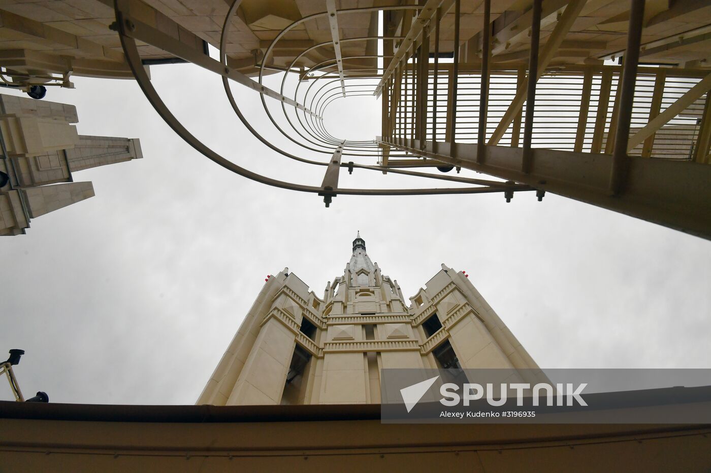 Russian Foreign Ministry building's spire reconstructed