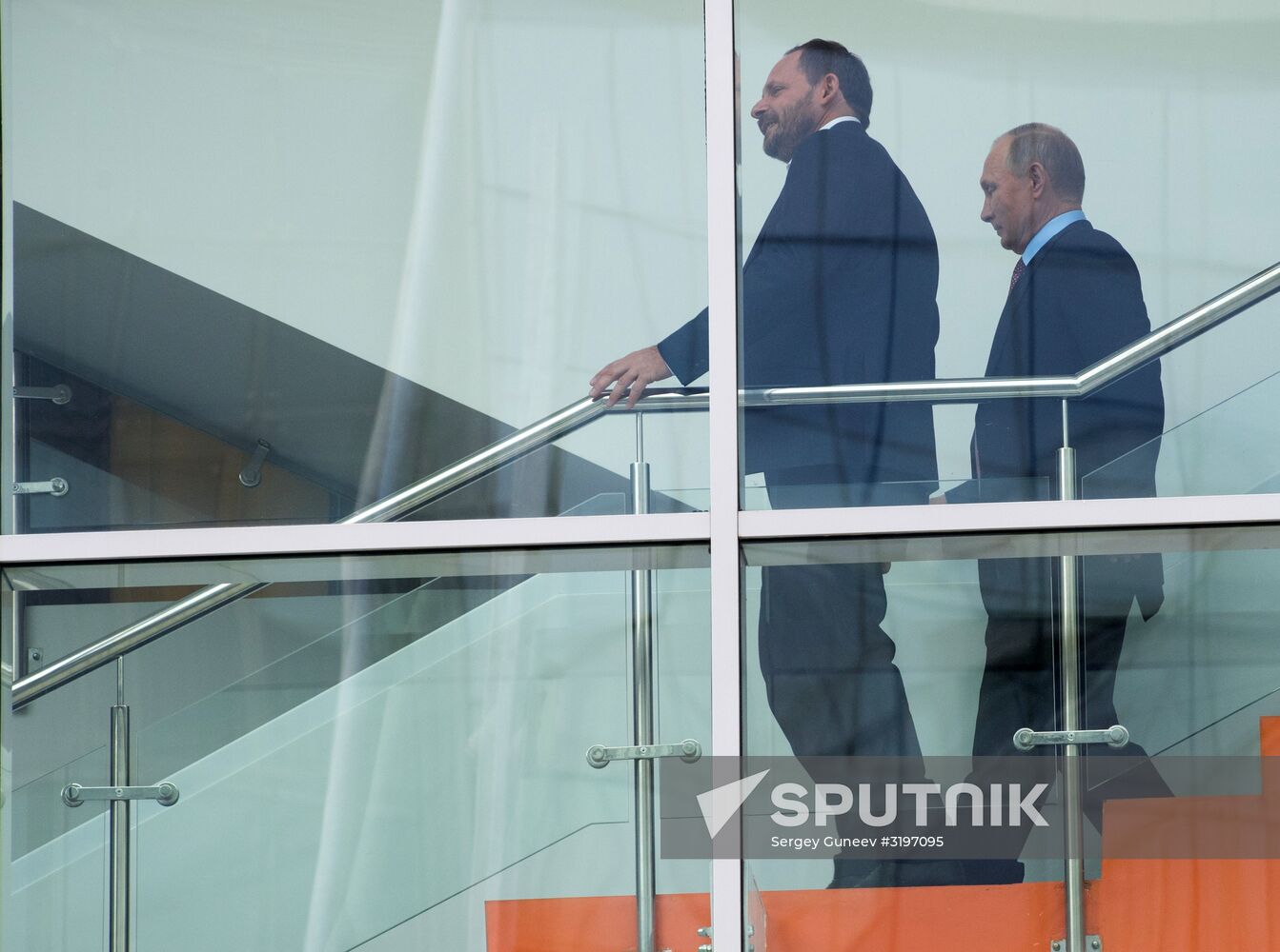 President Putin visits Yandex IT company's office