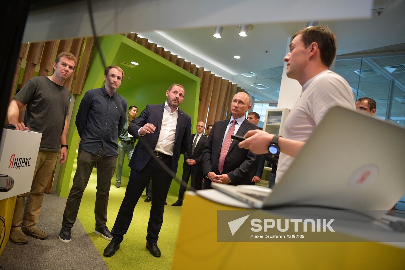 President Putin visits Yandex IT company's office