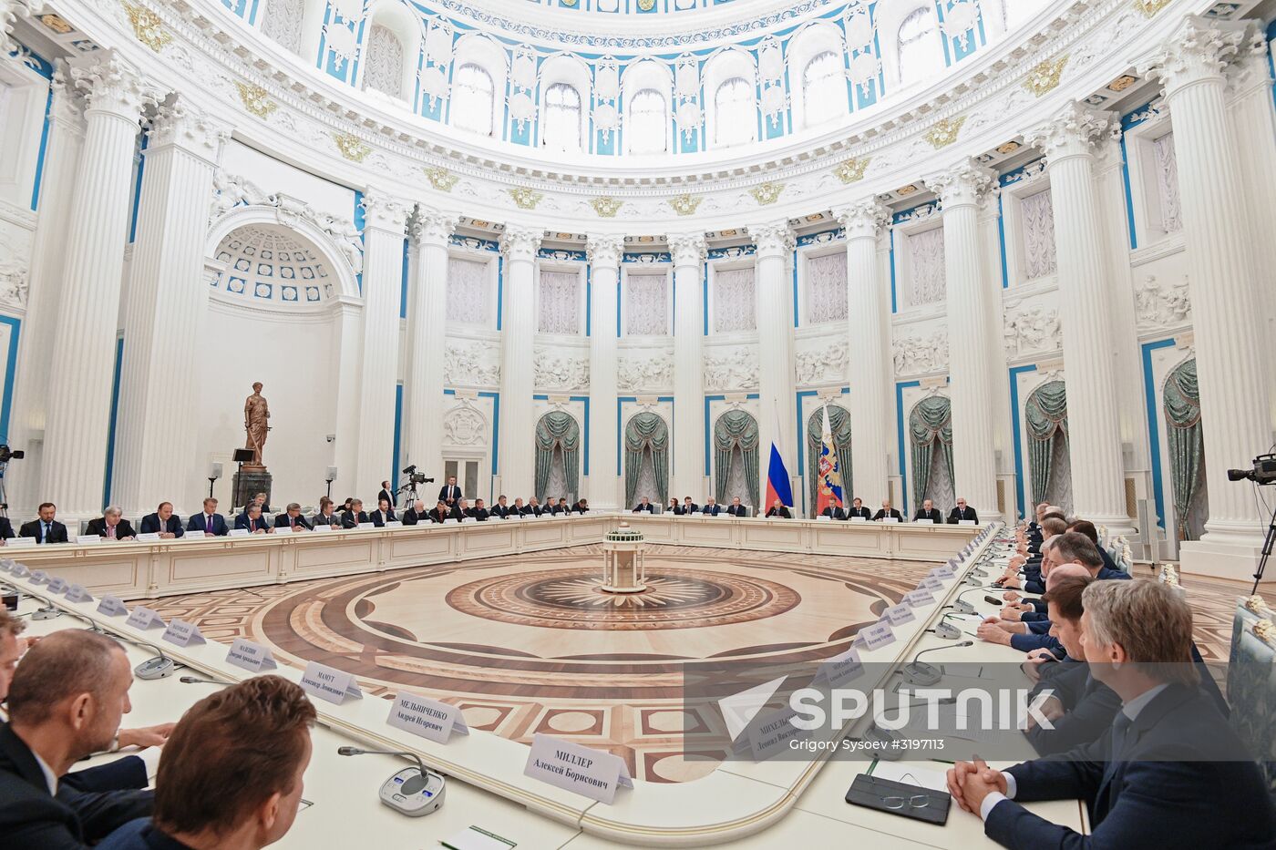 President Putin meets with Russian businesspeople