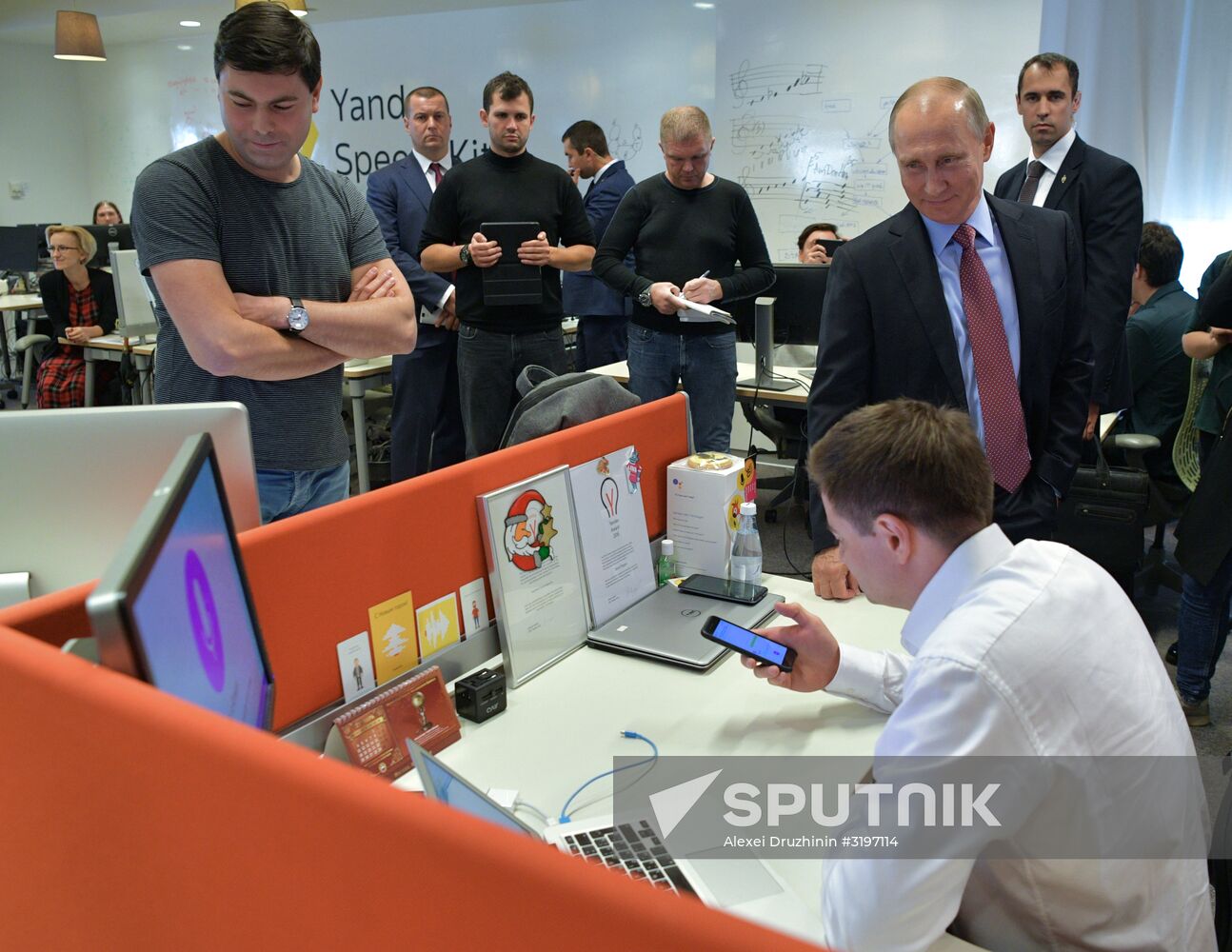 President Putin visits Yandex IT company's office