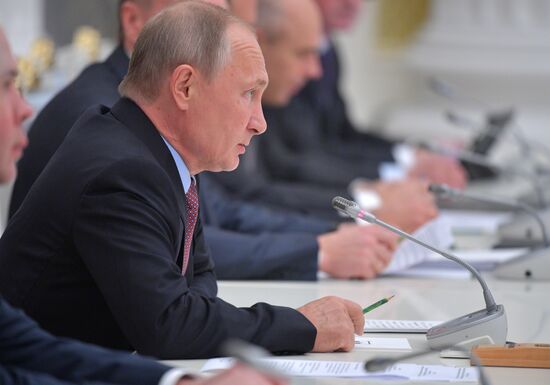 President Putin meets with Russian businesspeople