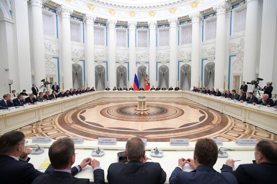 President Putin meets with Russian businesspeople