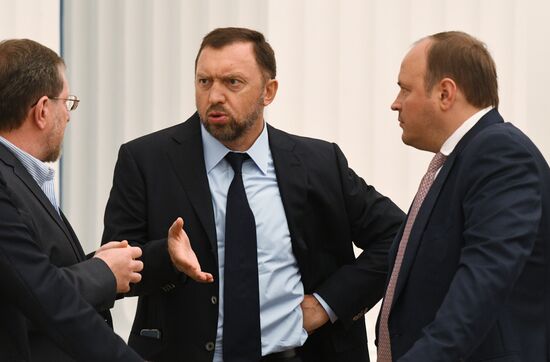 President Putin meets with Russian businesspeople