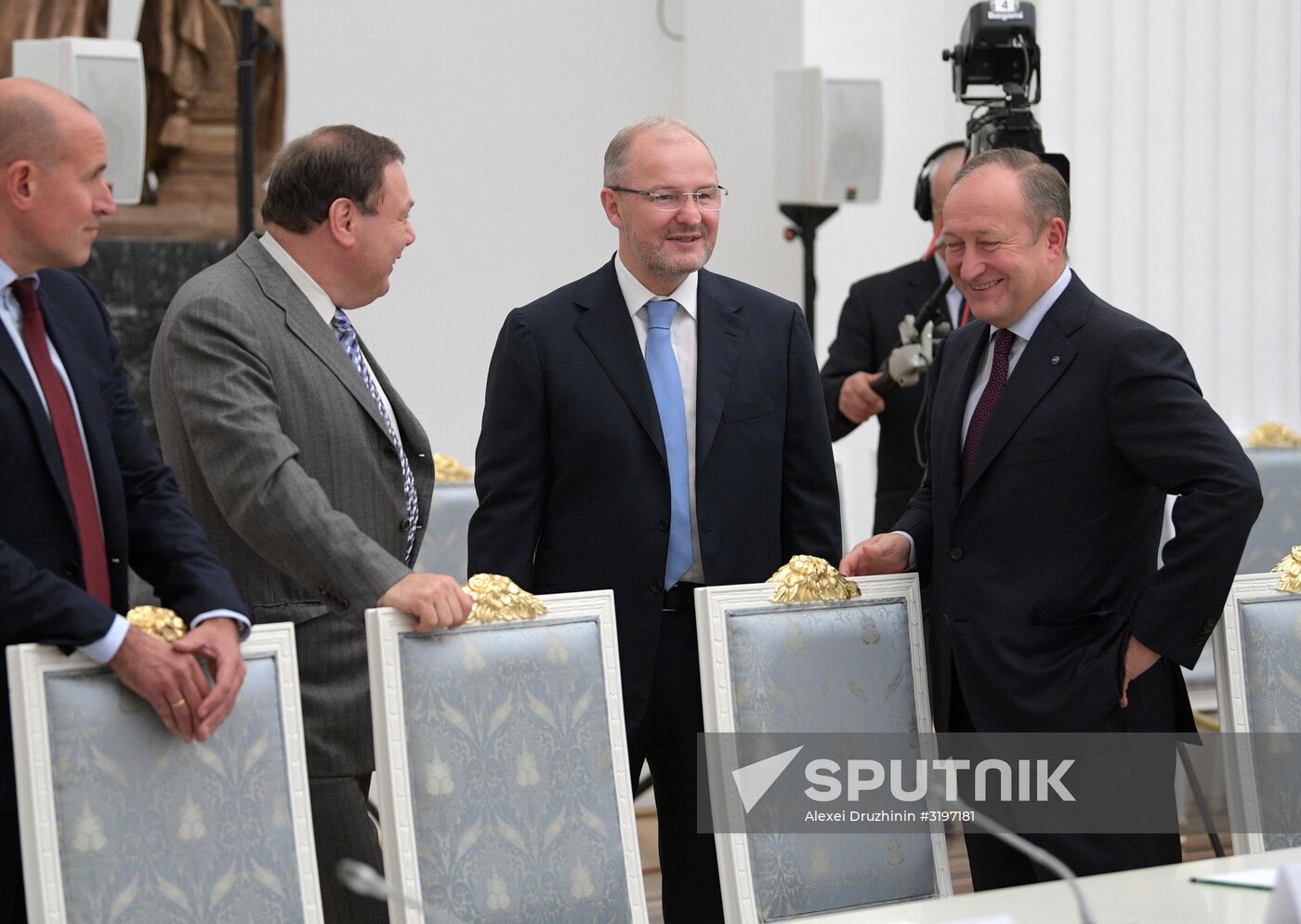 President Putin meets with Russian businesspeople