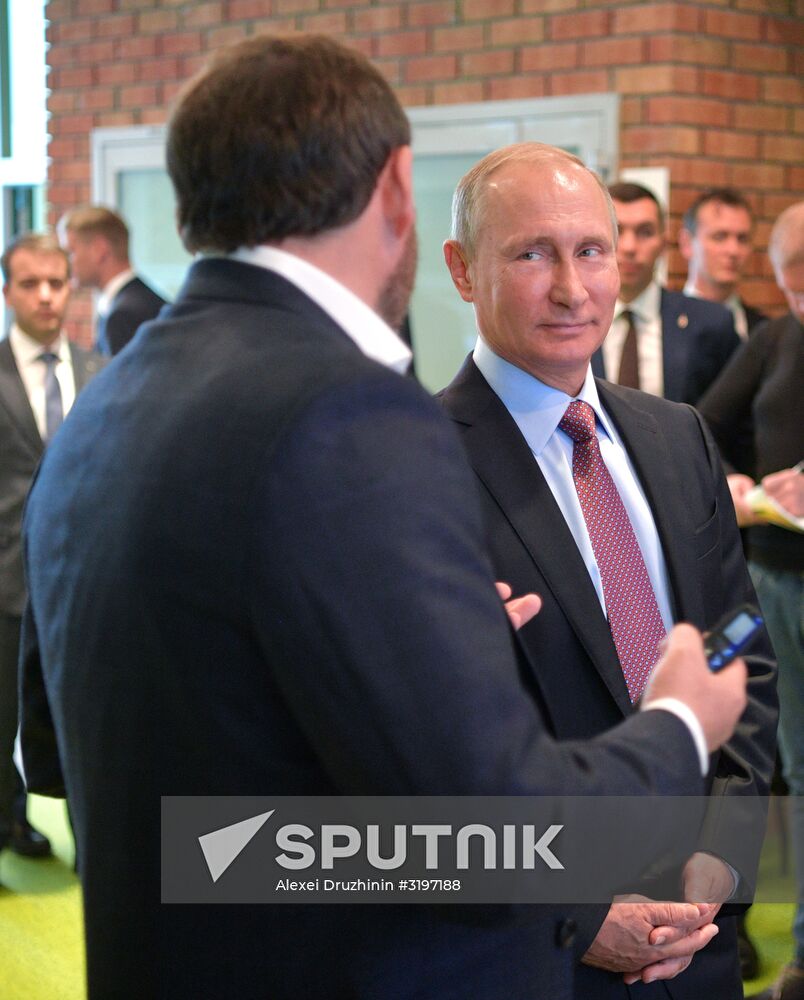 President Putin visits Yandex IT company's office