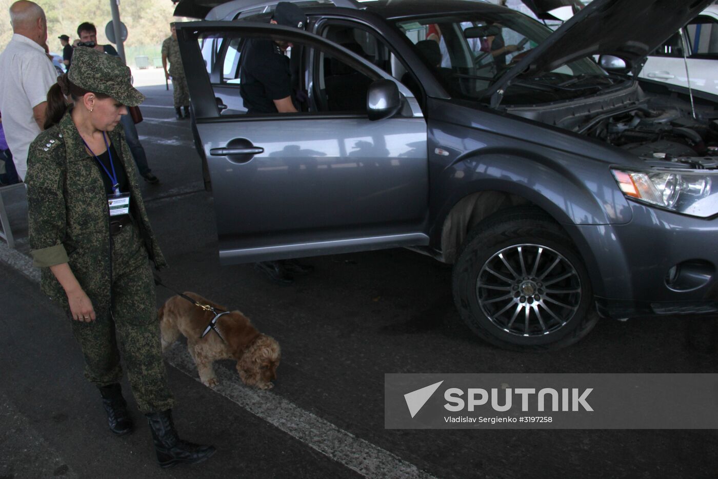 Armyansk checkpoint at Russia-Ukraine border