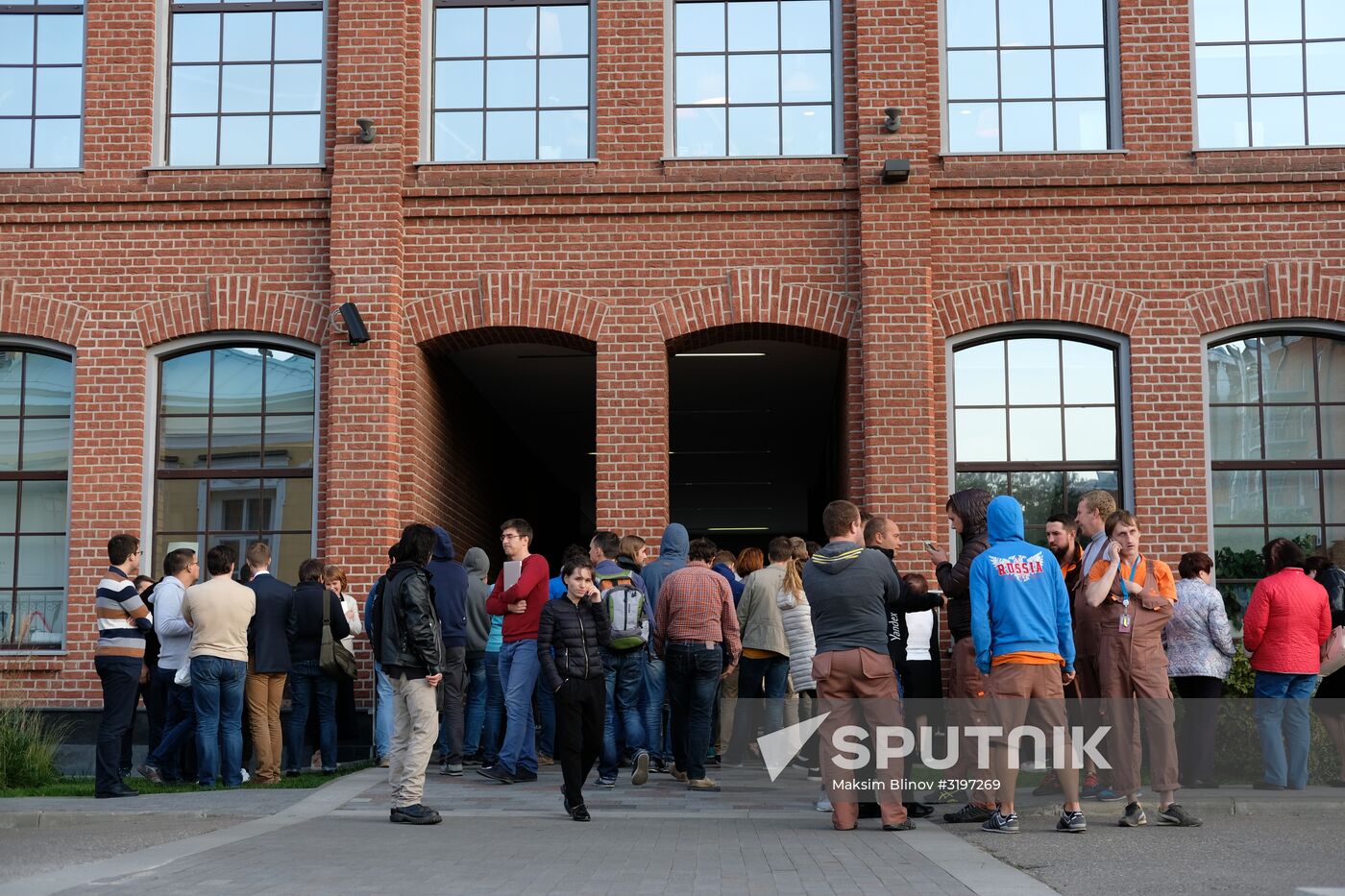 Yandex staff evacuated after bomb threat