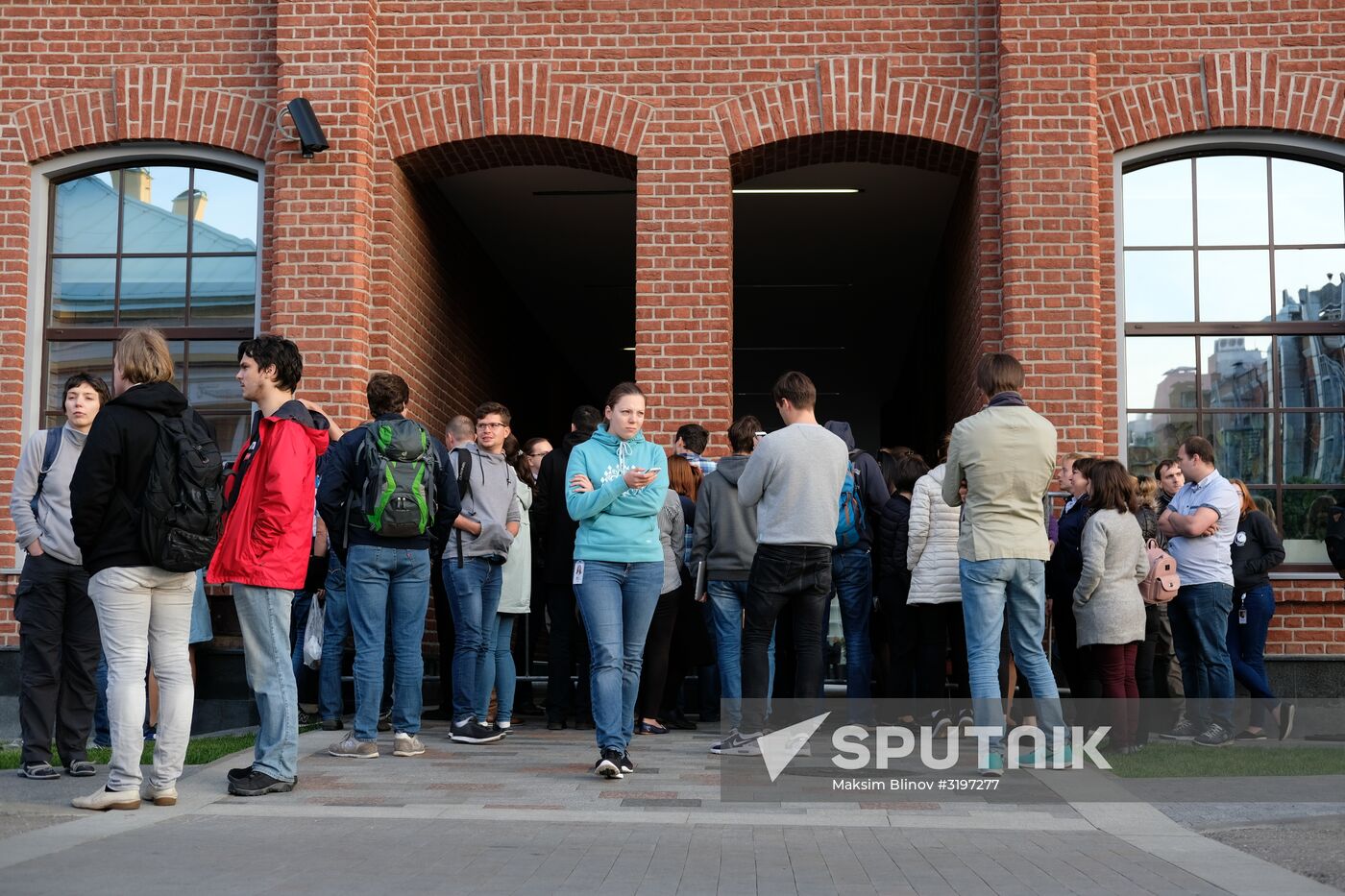 Yandex staff evacuated after bomb threat